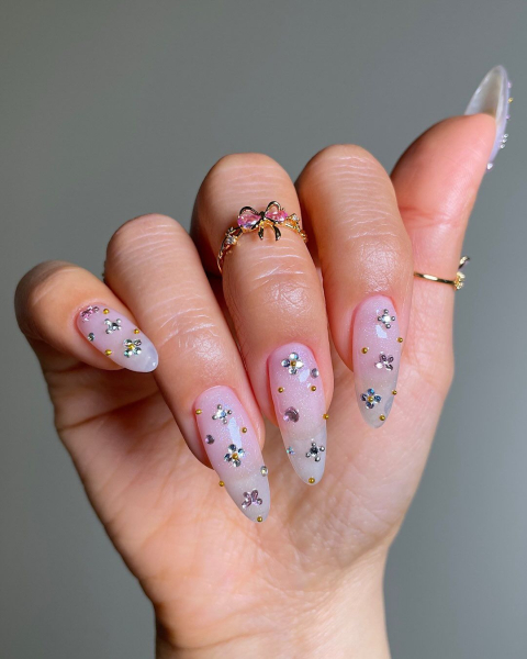 Gem nails